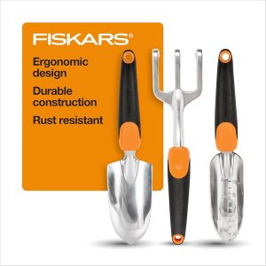 Fiskars 3-Piece Gardening Instrument Set: Rust-Resistant Trowel, Transplanter, and Cultivator for Out of doors Planting – Ergonomic Yard Instruments Equipment, Good Gardening Presents for